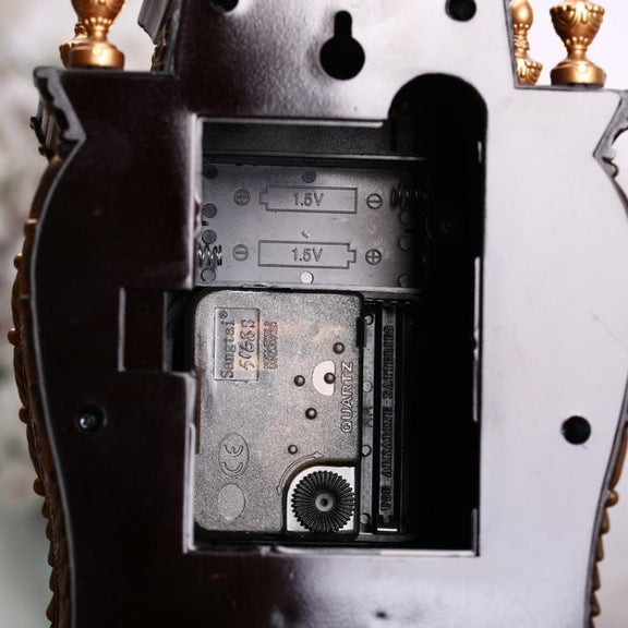 Vintage Clock Classical Royalty Sitting Room TV Cabinet Desk Imperial Furnishing Creative Sit Pendulum Clock(Brown)
