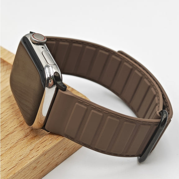 For Apple Watch SE 2023 44mm Reverse Buckle Magnetic Silicone Watch Band(Black Buckle Coffee)