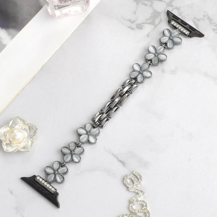 For Apple Watch Series 8 45mm 5-petaled Flower Zinc Alloy Chain Watch Band(Black)